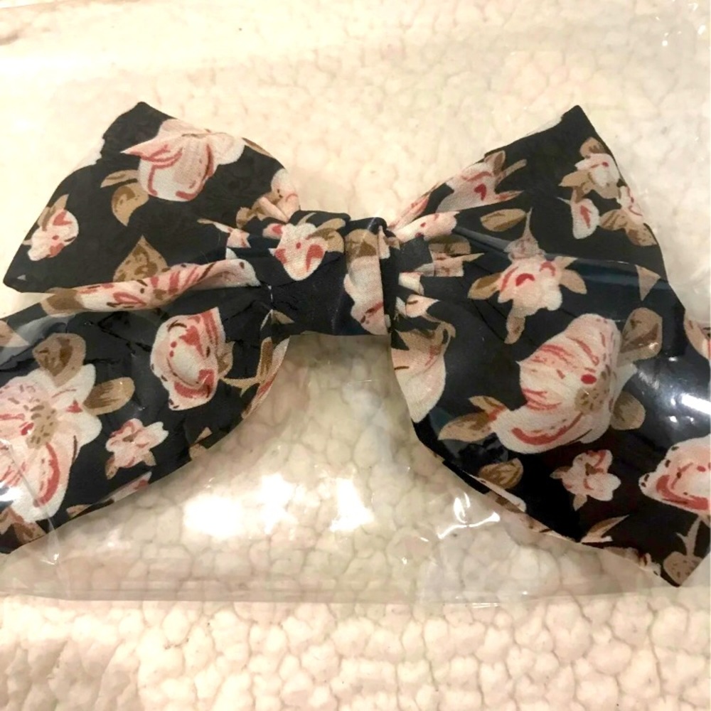 Large Bow